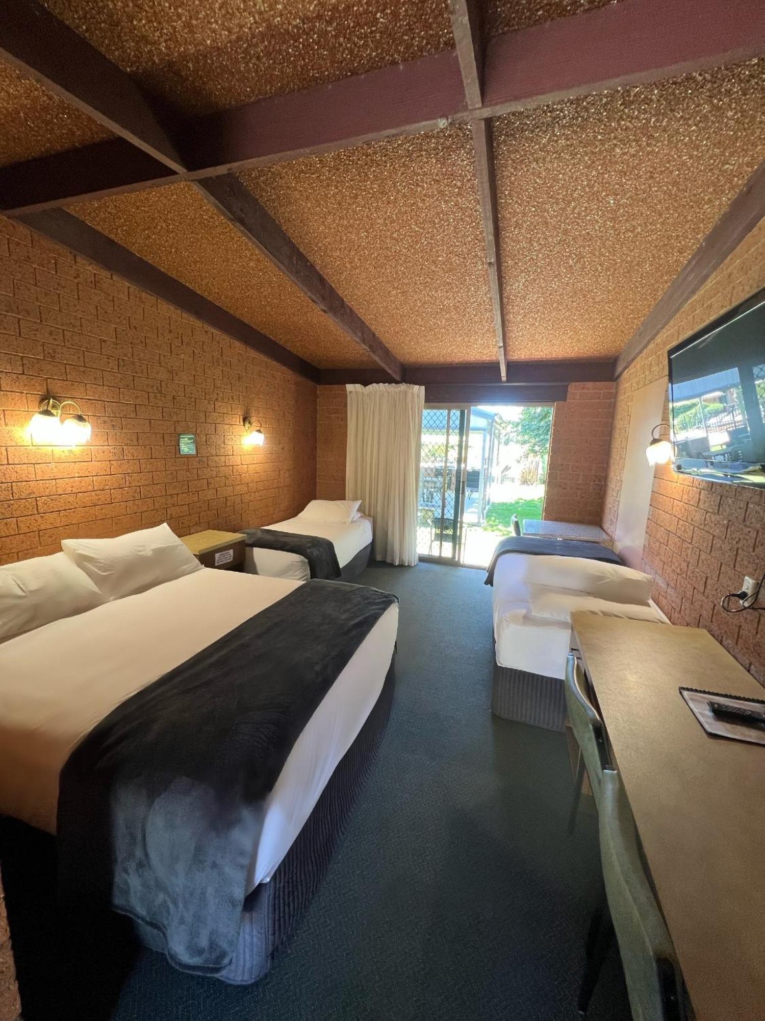 Alexandra Motor Inn Екстериор снимка