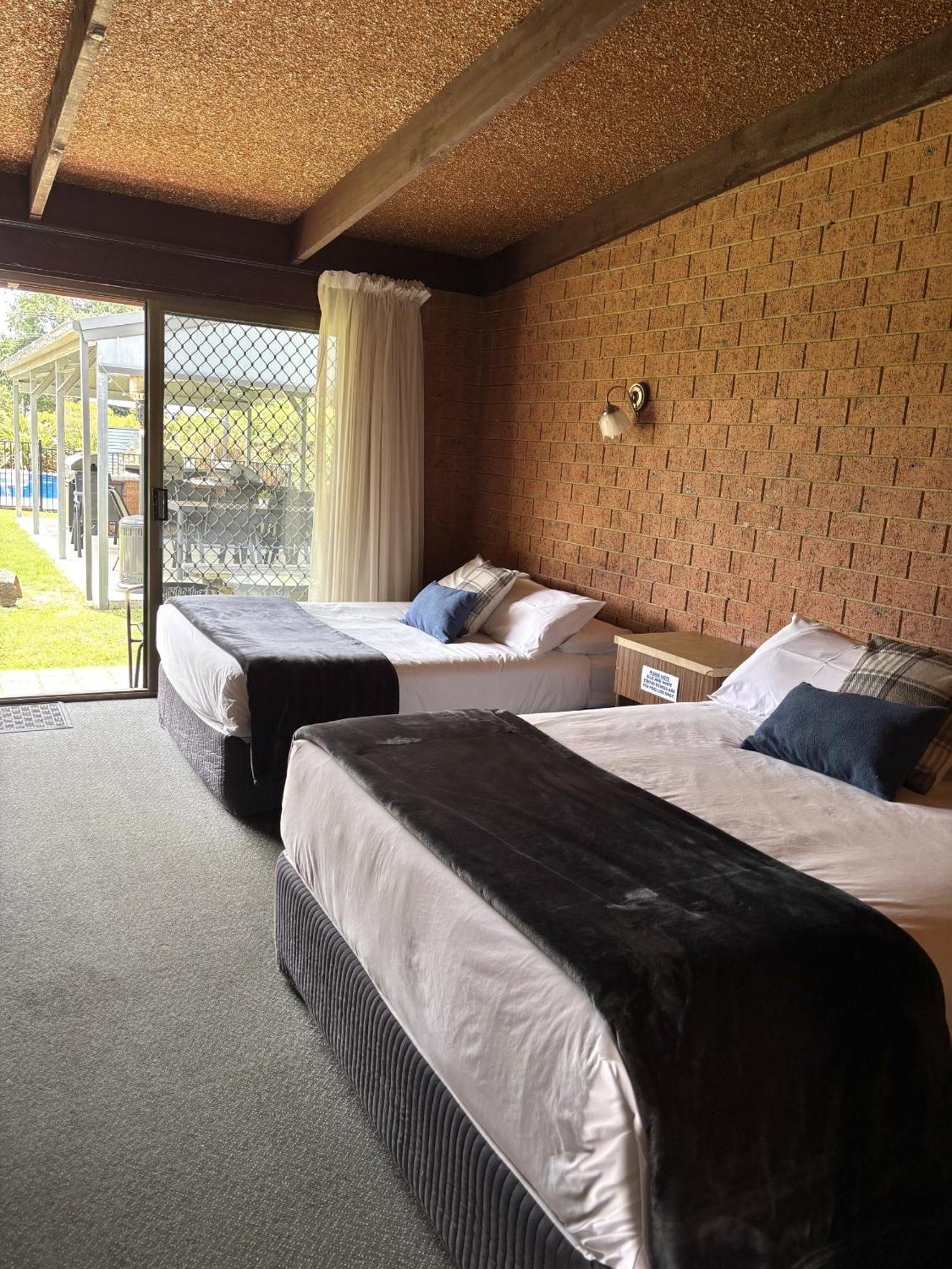 Alexandra Motor Inn Екстериор снимка